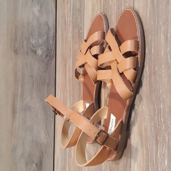 Steve Madden Like New Sweeti strappy shoes sandals flats sz 8M - Picture 2 of 11